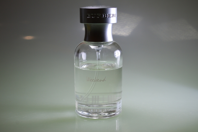Флакон не являющийся подлинной раритетной парфюмированной водой  Burberry Weekend, Барбери Уикенд